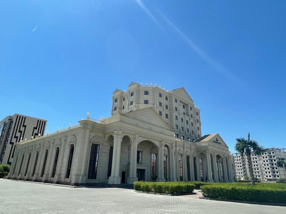 Sultan Palace Hotel Atyraū Exteriér fotografie The new building of the university