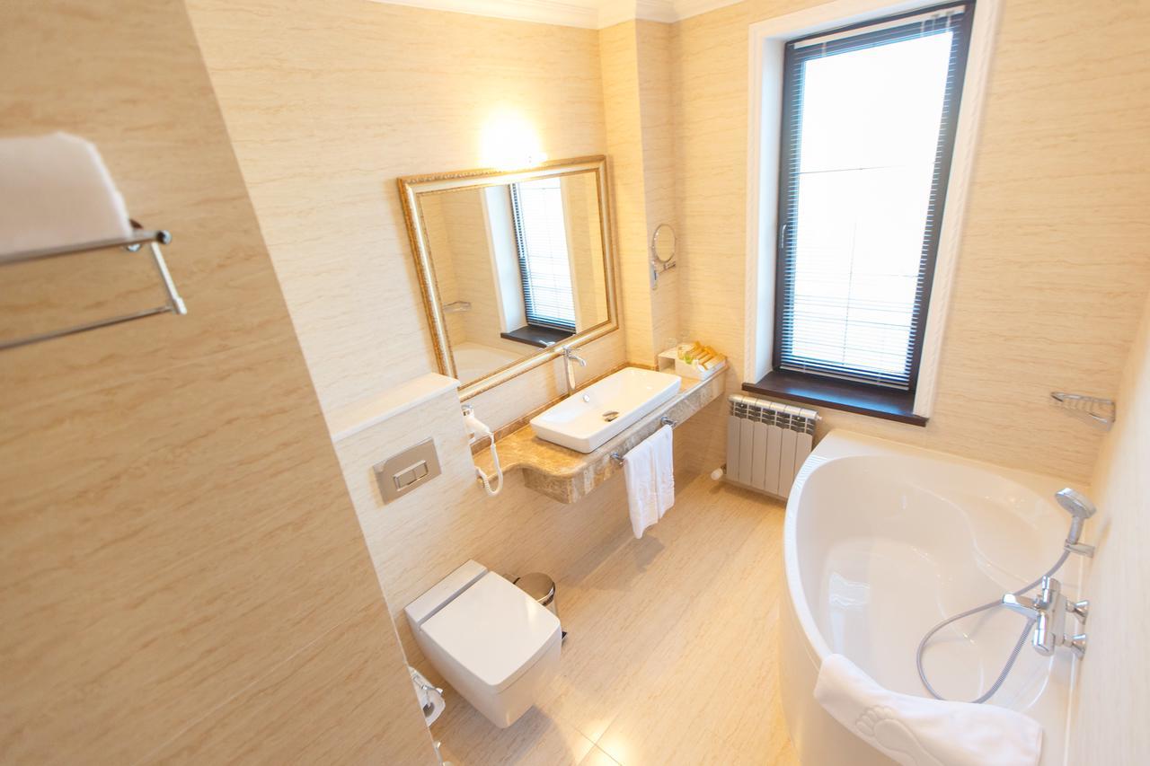 Sultan Palace Hotel Atyraū Exteriér fotografie Bathroom