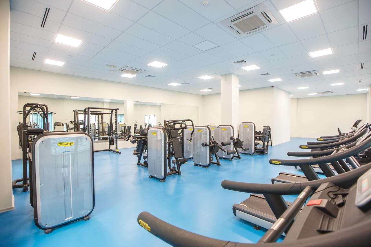 Sultan Palace Hotel Atyraū Exteriér fotografie The gym at the University of Roehampton